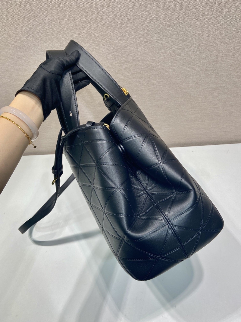 Pra*a tote bags